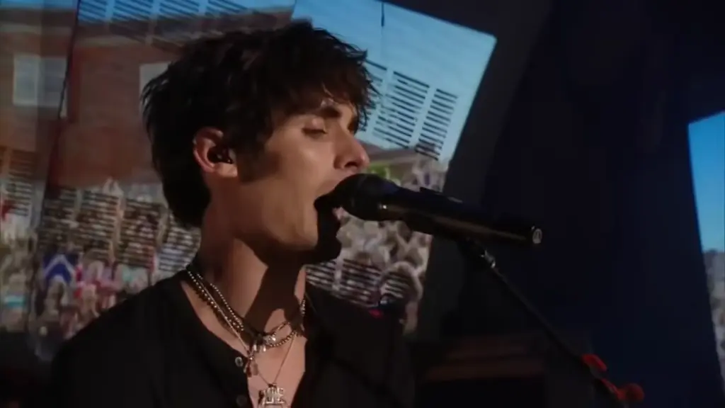 Broadcast frame from the 2006 MTV Video Music Awards at Radio City Music Hall