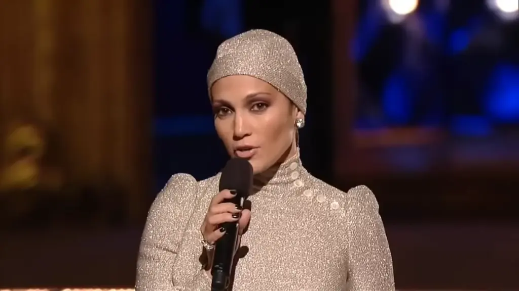 Broadcast frame from the 2006 MTV Video Music Awards at Radio City Music Hall