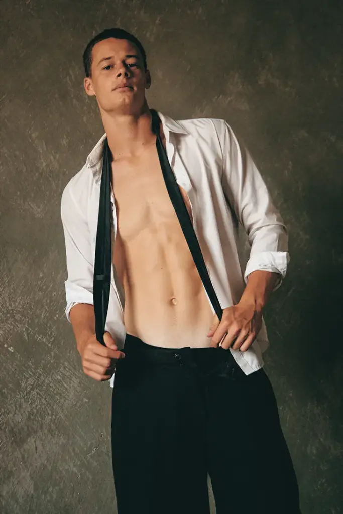 Tate Foxson photographed by Adam Washington for MMSCENE PORTRAITS