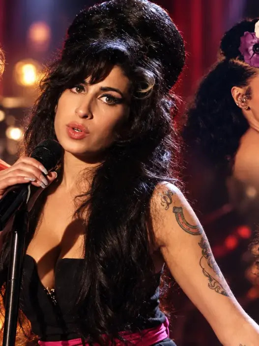 Amy Winehouse with Lianne La Havas, Corinne Bailey Rae and Mark Ronson for the Back to Black 20th anniversary tribute concert.