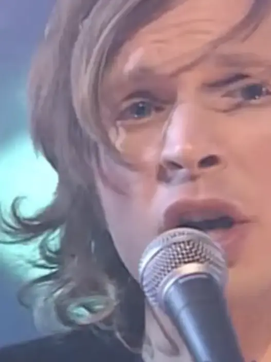 Beck performing Sexx Laws on Top of the Pops in November 1999
