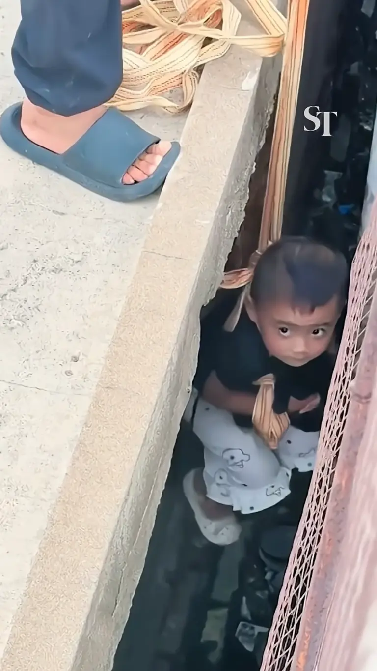 A Spoonful of Lovin’: A 3-year-Old Girl In Yantai, Shandong, Becomes Tiniest Member Of An Unofficial
