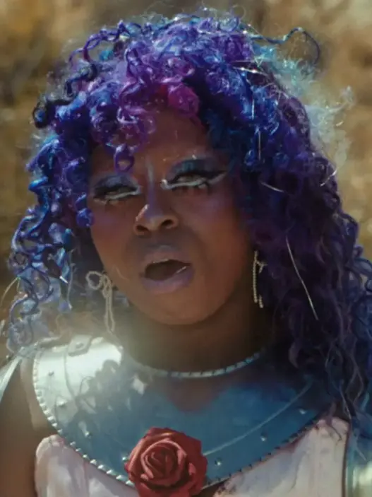 hemlocke springs in the official gloria! music video