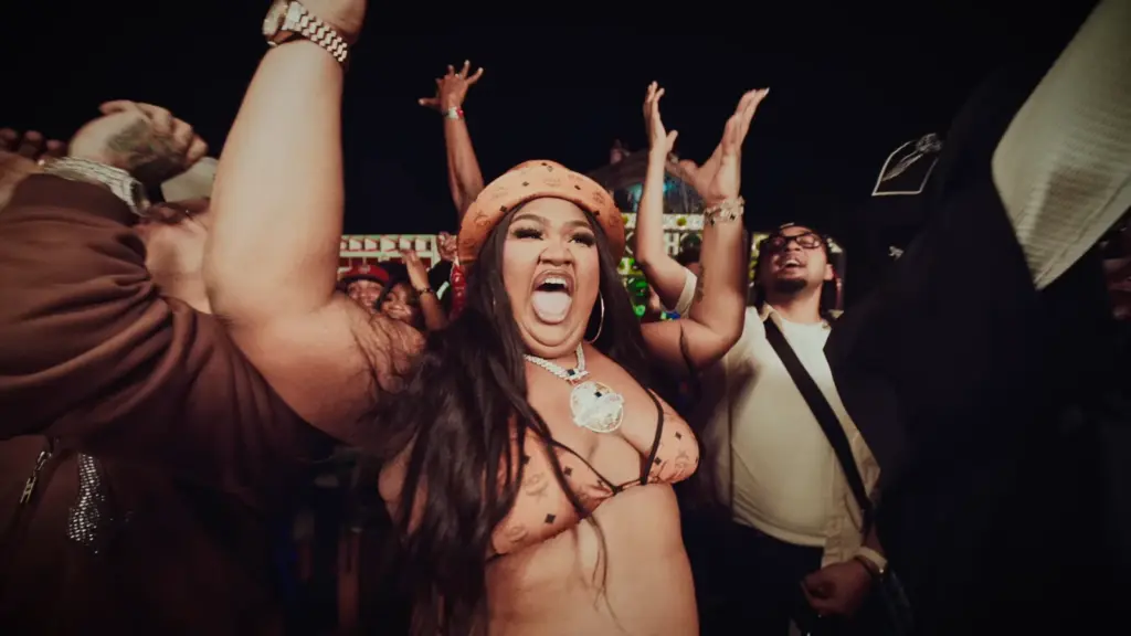 La Biggie in the TETEO official music video