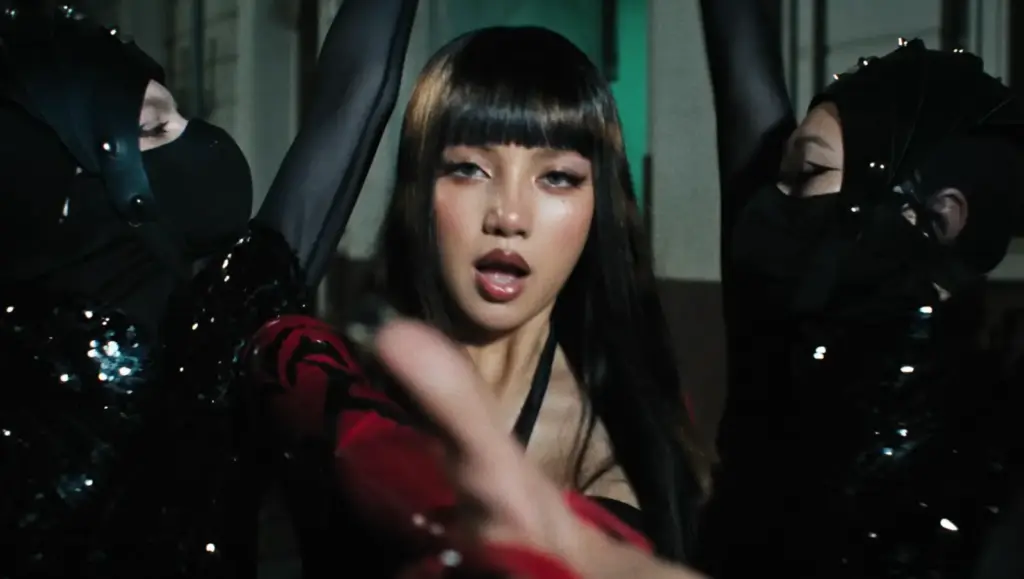 LISA in the SaWaDiKa official music video