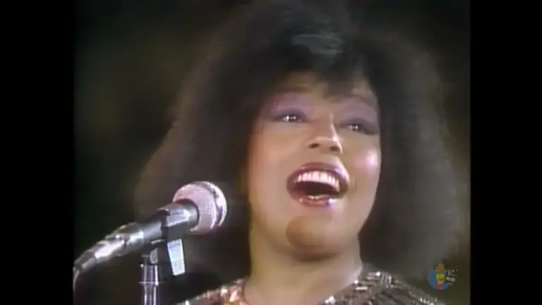 Throwback Thursday: Roberta Flack 1980 “Live & More” Ft. Peabo Bryson & Luther Vandross