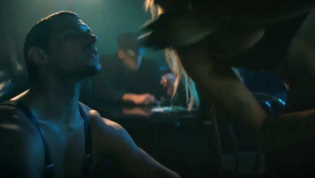 Miley in the Bass Persuades music video
