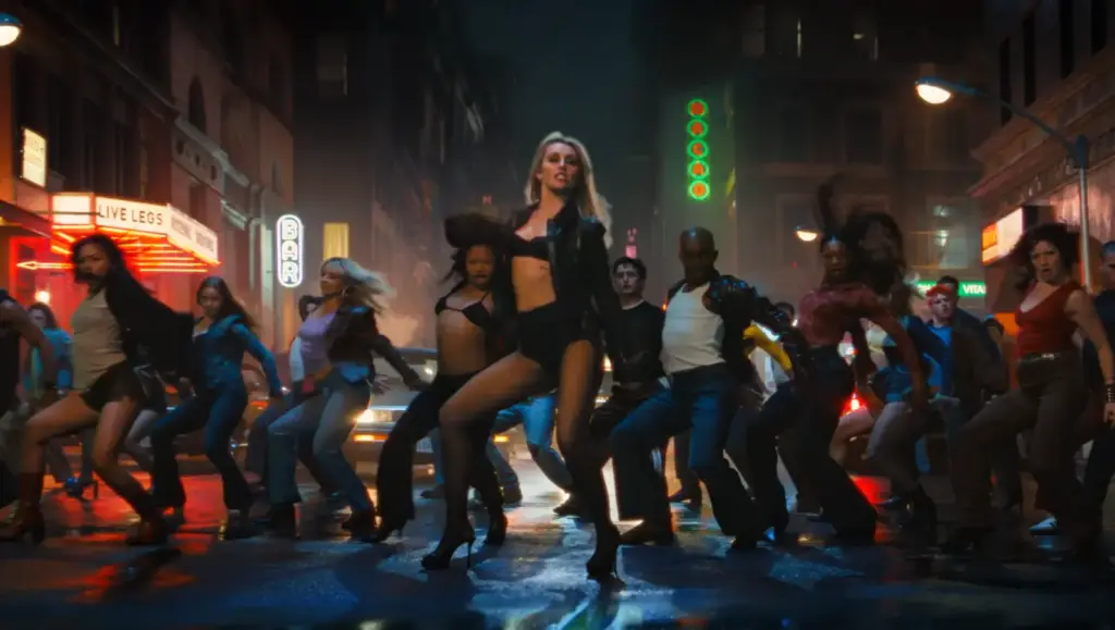 Miley in the Bass Persuades music video