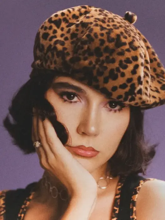 Paloma Morphy for her single si la ves