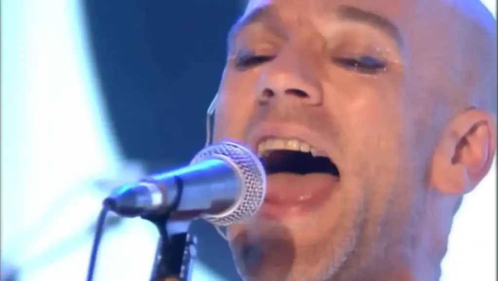R.E.M. performing Lotus on Top of the Pops in December 1998