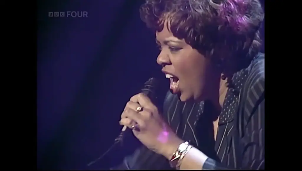 Robin S performing Show Me Love on Top of the Pops in March 1993