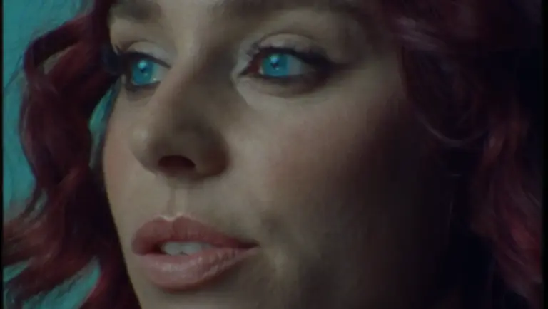 Vid-Visuals of the Day: Rose Gray Delivers Fresh Single “Blink Twice”
