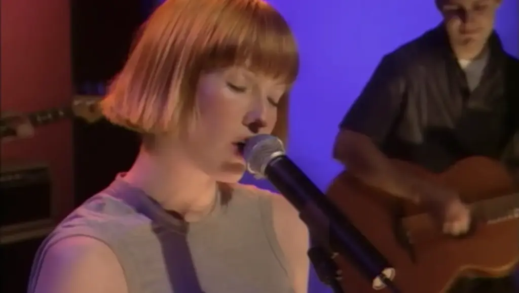 Sixpence None the Richer performing “There She Goes” on Top of the Pops