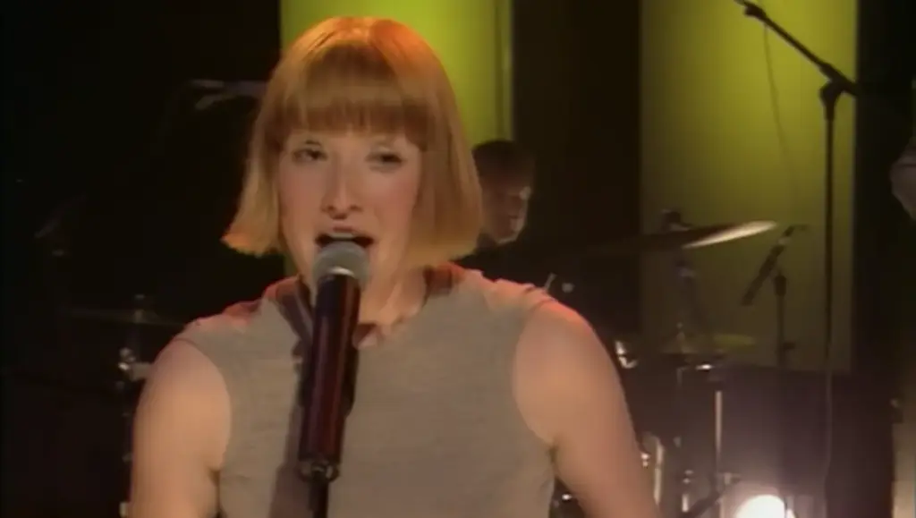Sixpence None the Richer performing “There She Goes” on Top of the Pops
