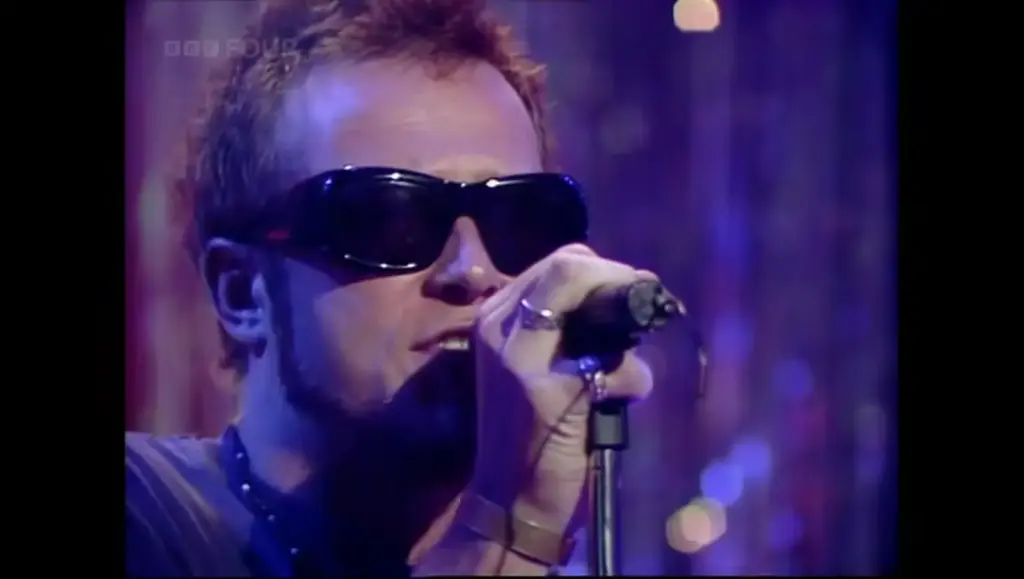 Stone Temple Pilots playing Plush on Top of the Pops in 1993