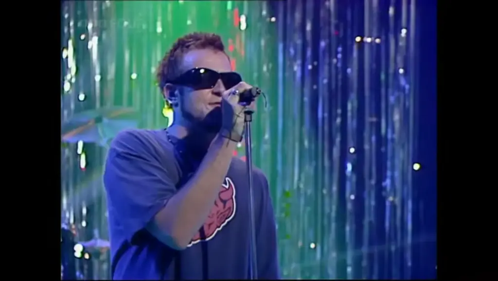 Stone Temple Pilots performing Plush on Top of the Pops in September 1993