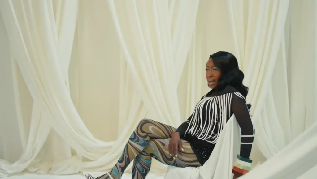 Tweet in the Love Again video