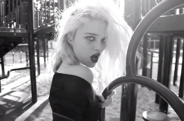 Zephyring 14 Years Ago, Sky Ferreira Made “Everything Is Embarrassing” Look Effortless Across Hollywood