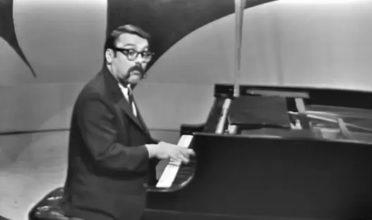 Vince Guaraldi performing Linus and Lucy during a 1964 WNET television appearance