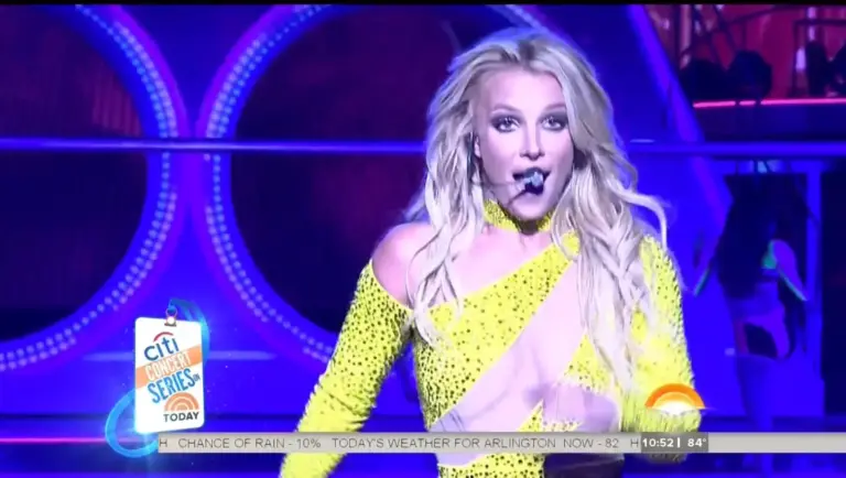 Zephyring A Decade, Britney Spears Performed Deep Album Cut “Do You Wanna Come Over?”