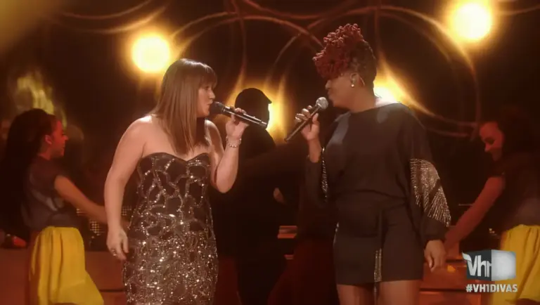 Flashback Friday: Kelly Clarkson & Ledisi Cover Aretha’s “Chain of Fools  For VH1 Divas Celebrates Soul 2011