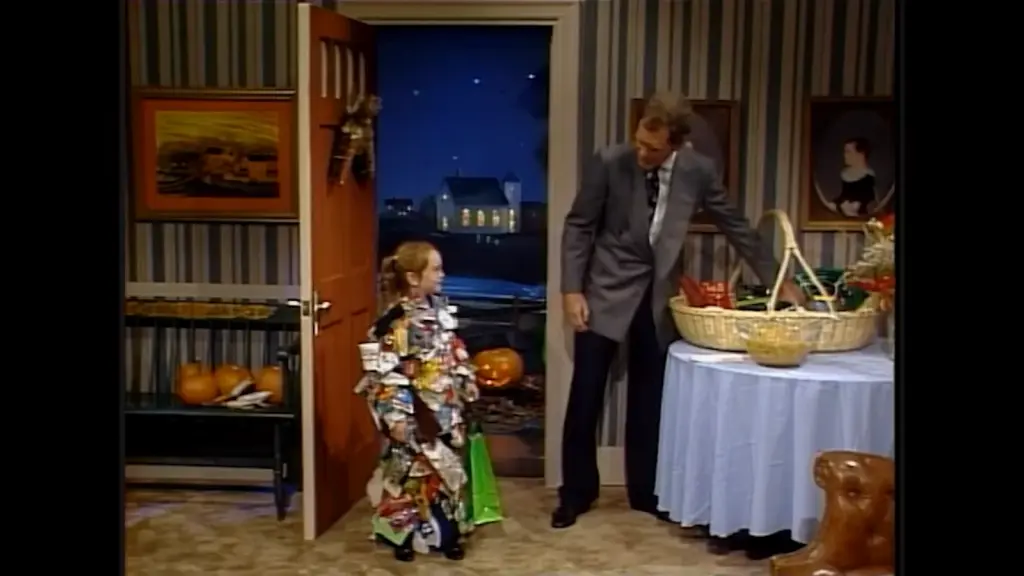 Lindsay Lohan appearing as a young trick-or-treater on Late Night with David Letterman in 1992