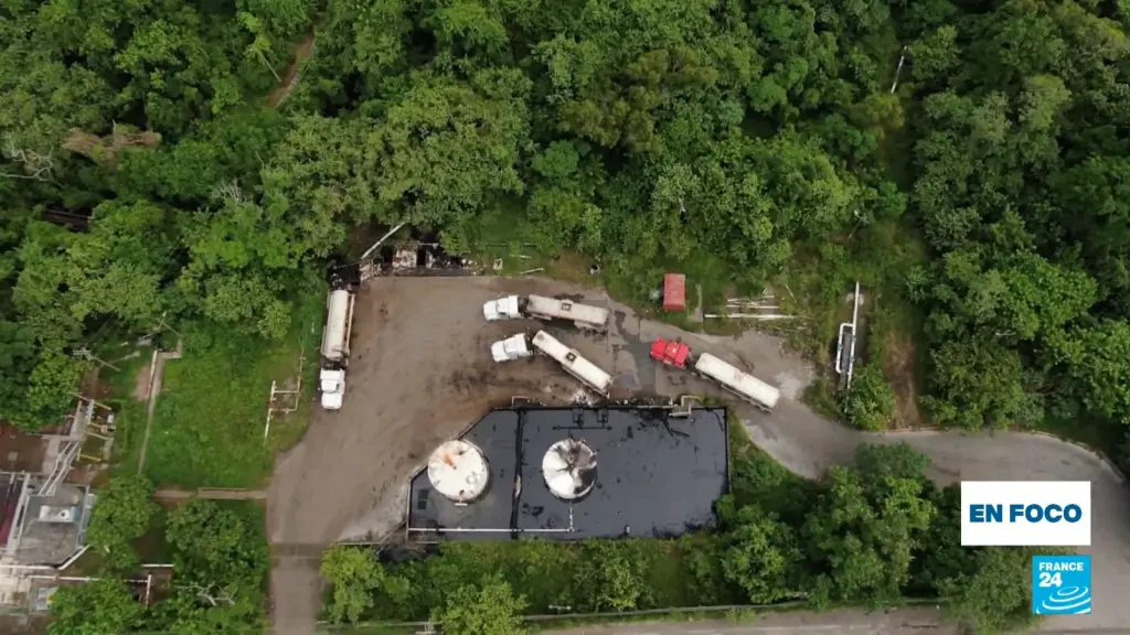 Frame from the AFP report on farming and oil extraction in northern Veracruz