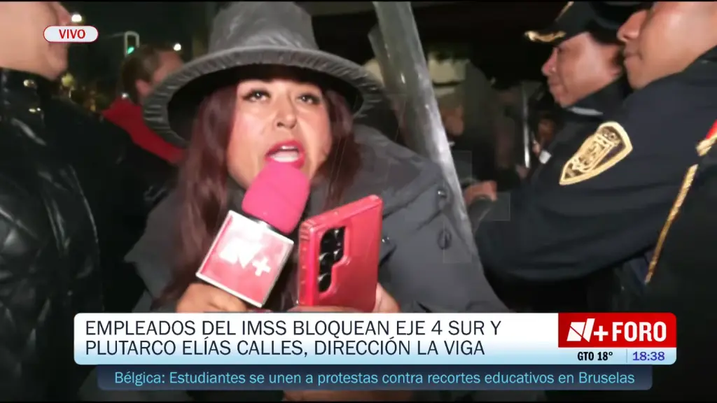 Scene from N+ FORO coverage of the IMSS workers protest in Iztacalco, Mexico City