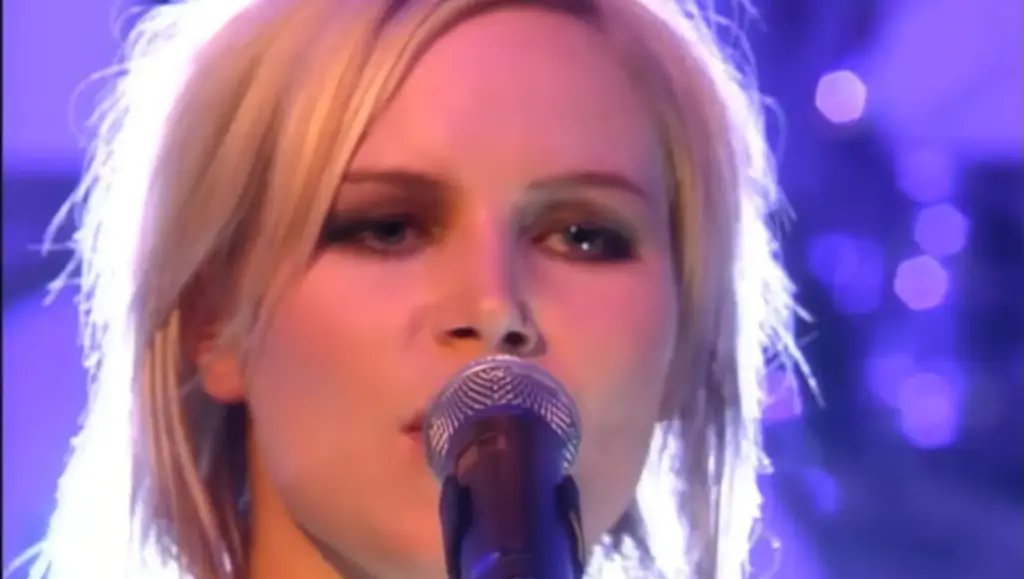 The Cardigans during Erase/Rewind on Top of the Pops in 1999