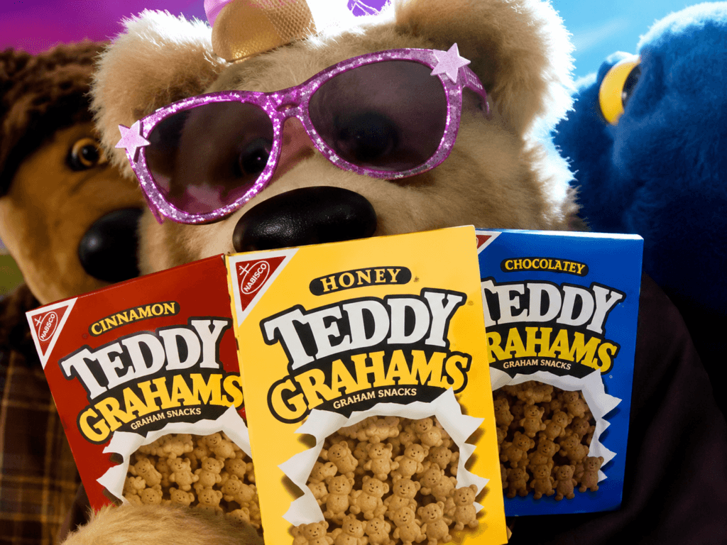 Vintage Teddy Grahams commercial featuring the original honey, cinnamon and chocolate flavors